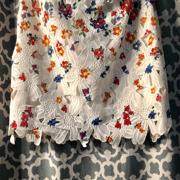 Romeo & Juliet Couture Floral Embroider Mini Skirt - Picture 5 of 8